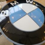 Plaque émaillée bombée Ø80cm BMW Sélénium